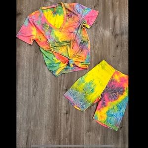 Tie dye 2pc set V-Neck with Biker shorts 🔥